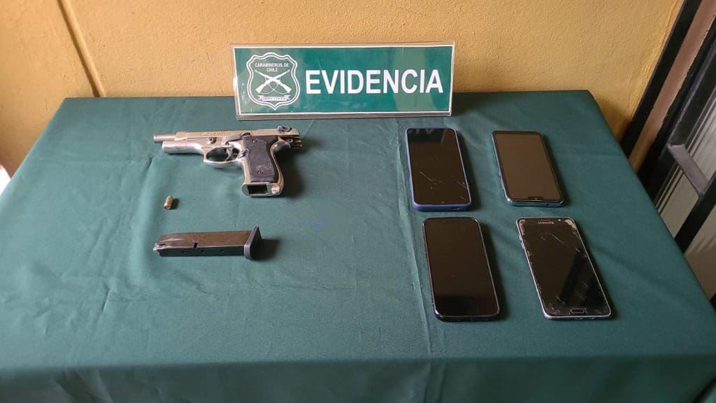 Personal del OS-9 O'Higgins durante el procedimiento que permitió detener a un imputado por un robo con violencia ocurrido en Peumo.