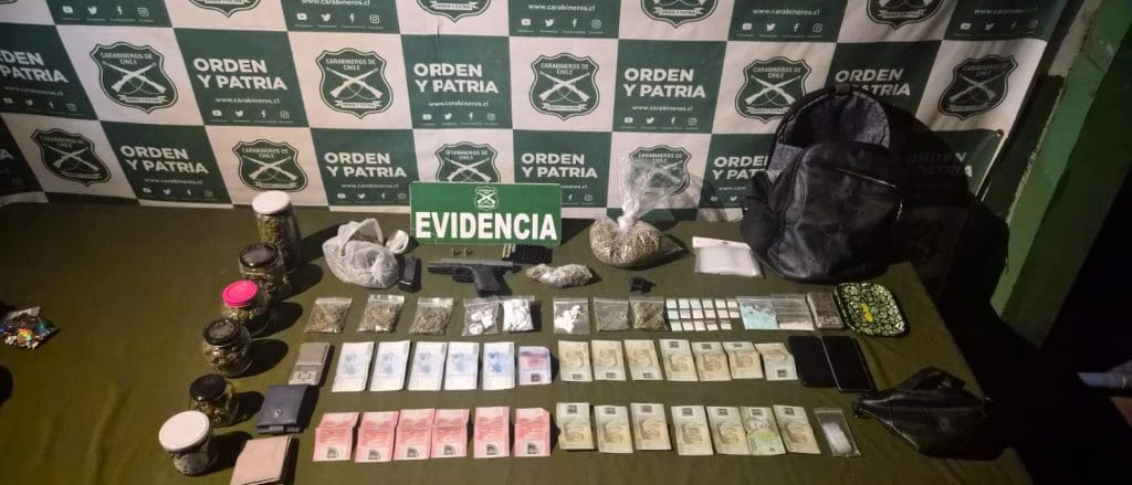 Carabineros detiene a dos hombres tras encontrar droga, arma y municiones en San Fernando