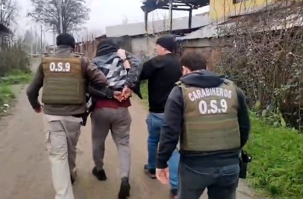 Operativo del OS-9 de Carabineros que permitió detener a dos imputados por secuestro y robo con violencia en Rengo.