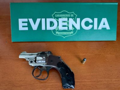 1 detenido arma.....
