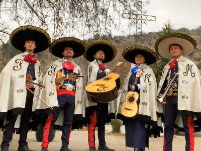 1 mariachi