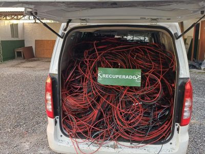 Carabineros detiene a cuatro sujetos por robo de cables en recinto de paneles solares en Rosario