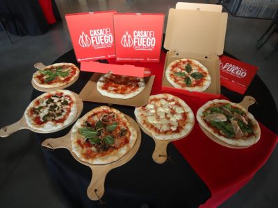 2 pizzas