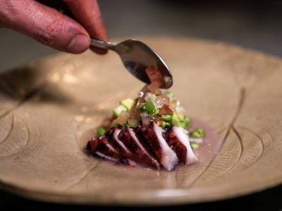 "Ceviche de pulpo", plato del portafolio gastronómico del chef Juan Sebastián Pérez, 17 de mayo de 2021, en Quito (Ecuador). . EFE/ José Jácome