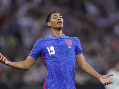 El inglés Jude Bellingham es uno de los mejores futbolistas nacidos en 2003, con una gran trayectoria en su selección y en su club, el Borussia Dortmund. EFE/EPA/Friedemann Vogel