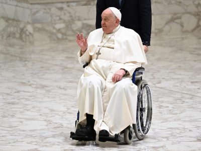 El papa Francisco está ingresado en un hospital de Roma aquejado de neumonía bilateral. EFE/EPA/MAURIZIO BRAMBATTI