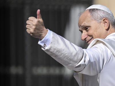 Robert Prevost, el primer pontífice estadounidense de la historia, matemático, teólogo y jurista, ha llegado a la sede de Pedro en un momento de profunda incertidumbre. EFE/EPA/RICCARDO ANTIMIANI