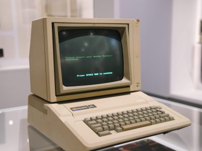 Evolución de Internet desde sus primeros años hasta la era de la inteligencia artificial