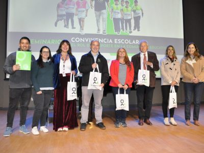 Directivos de fundacion futbol mas y agrosuper junto a seremis de educacion y deporte Ohiggins