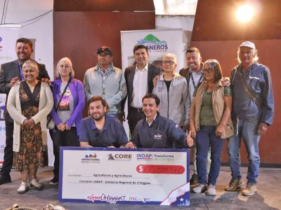 En Graneros, algunos de los beneficiados junto a autoridades