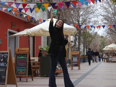 Lucy Tomasi, creadora de Rancagua NO es Fome, durante un recorrido por la capital de O’Higgins