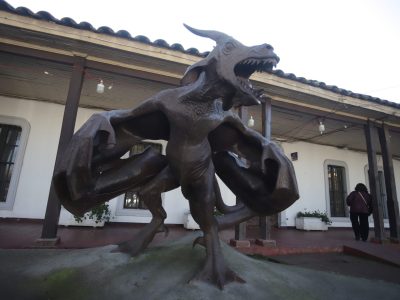 Estampa histórica del monstruo alado de la Laguna de Tagua Tagua
