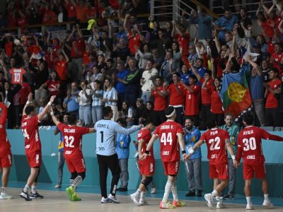 VINA DEL MAR, CHILE – NOV 04: El equipo de Chile celebra en el partido de balonmano masculino contra Estados Unidos en los Juegos Panamericanos Santiago 2023 en el Gimnasio Polideportivo el 04 de noviembre en Vina del Mar, Chile./ Chile´s team celebrates in the Men´s handball match against United States at the Santiago 2023 Pan American Games at Gimnasio Polideportivo on November 04 in Vina del Mar, Chile. (Foto de Jose Veas / Santiago 2023 via Photosport)