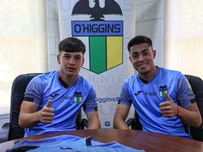 jugadores firman contrato