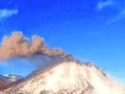 nevados de chillan con humo