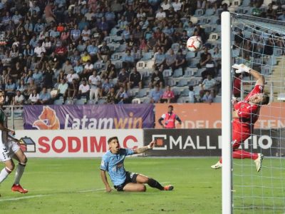 O’Higgins trabajó el partido, pero careció de profundidad. Además, el horizontal del pórtico visitante evitó lo que pudo ser la apertura de la cuenta de Martín Sarrafiore.