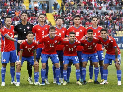 VINA DEL MAR, CHILE OCT29: El equipo de Chile posa durante el partido del grupo A del futbol masculino de los XIX juegos Panamericanos Santiago 2023 contra Republica Dominicana realizado en el estadio Sausalito el 29 de Octubre 2023 en Vina del Mar, Chile./ Chile’s team pose during the men’s Group A football match of the 2023 XIX Pan American Games against Dominican Republic at the Sausalito Stadium on August 29, 2023 in Vina del Mar, Chile.
Foto de Raul Zamora/Santiago 2023 via Photosport.
