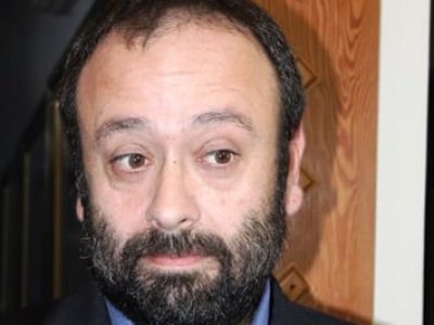 “Ahora hicieron una nueva licitación, estaba en periodo de adjudicarse, pero nadie quiso tomar la decisión de adjudicarla y la han prorrogado una y otra vez. Ahora en marzo se volvió a prorrogar por 90 días”, señaló Wladimir Román sobre el proyecto informático de 5 mil millones de pesos.