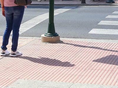 (Foto de ARCHIVO)
Una persona frente a un paso de peatones en Almería.

EUROPA PRESS
07/2/2023
